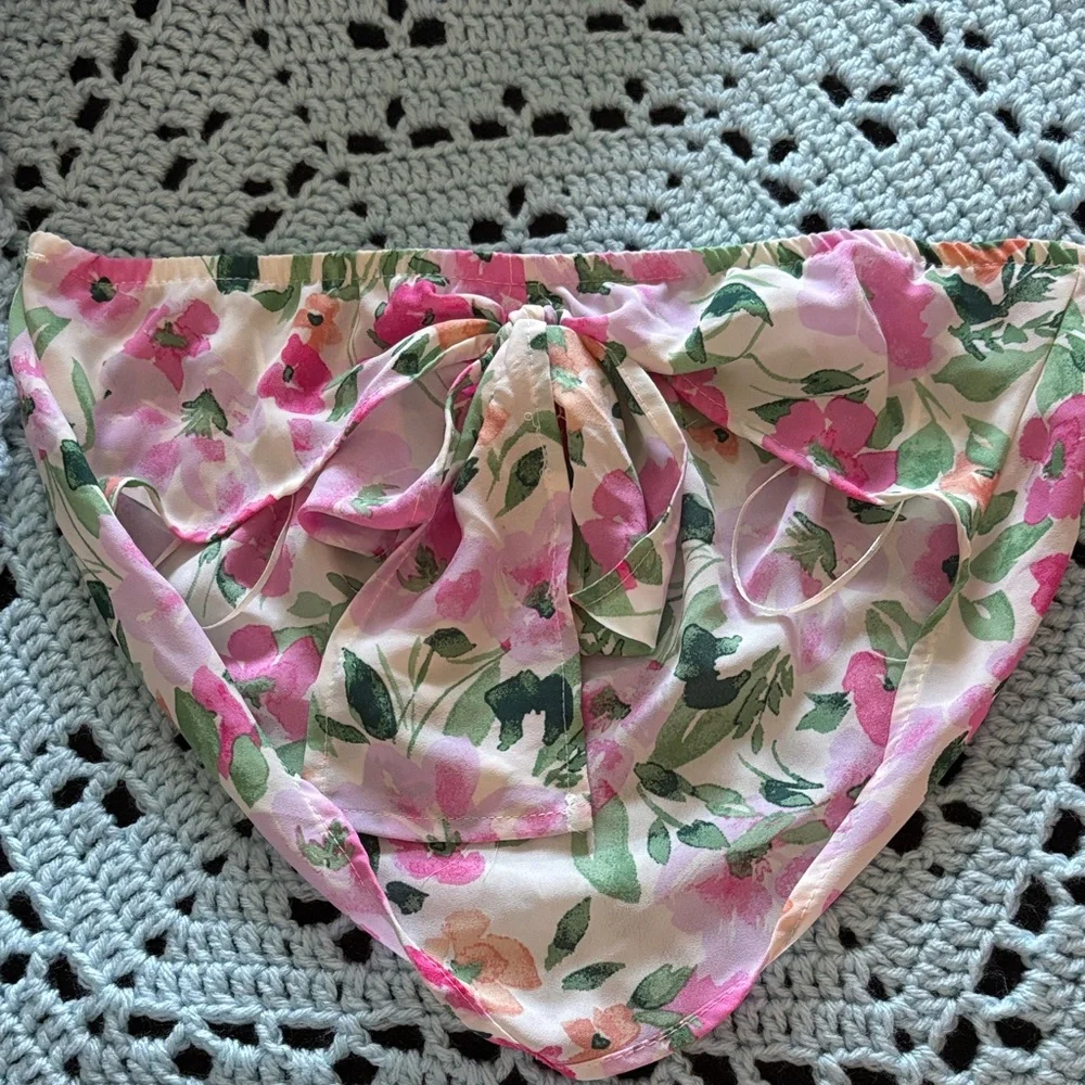 Sienna Sky tie back